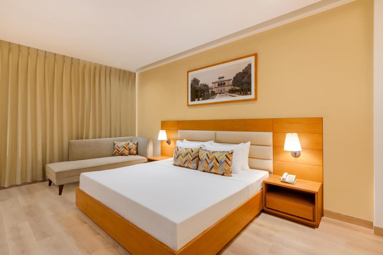 Lemon Tree Hotel Agra Shikohabad ภายนอก รูปภาพ