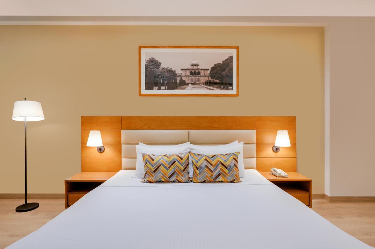 Lemon Tree Hotel Agra Shikohabad ภายนอก รูปภาพ
