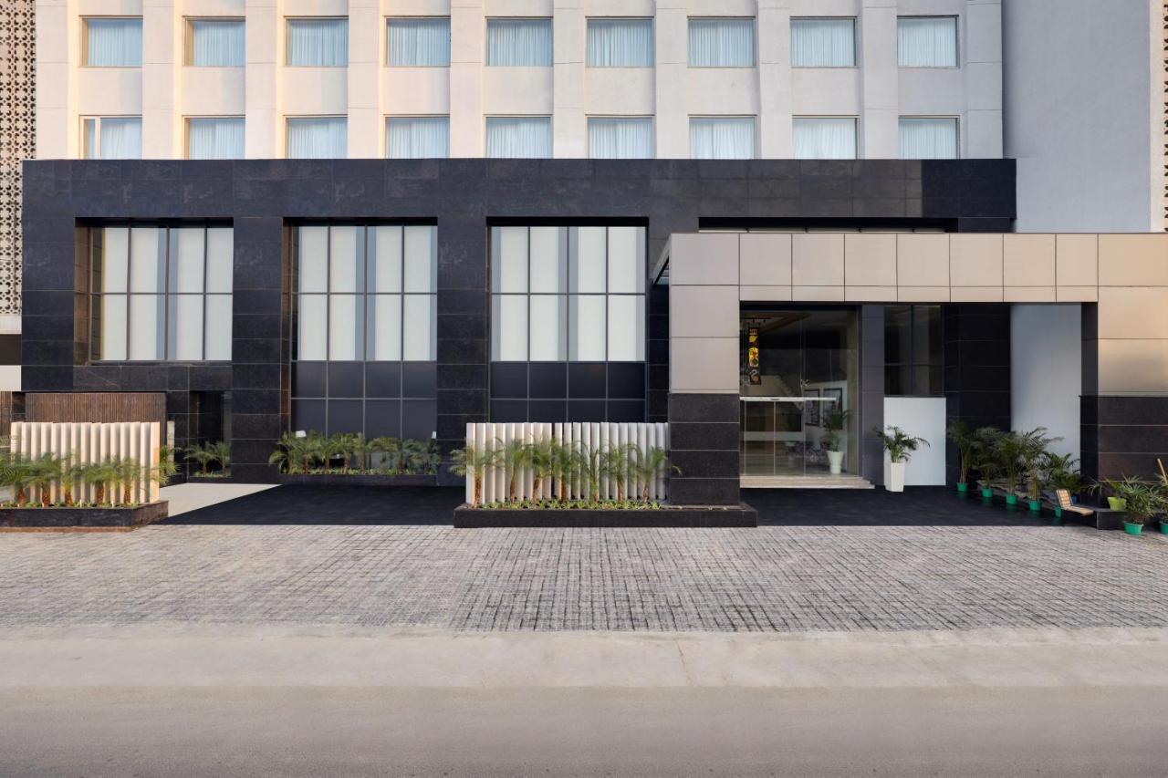 Lemon Tree Hotel Agra Shikohabad ภายนอก รูปภาพ