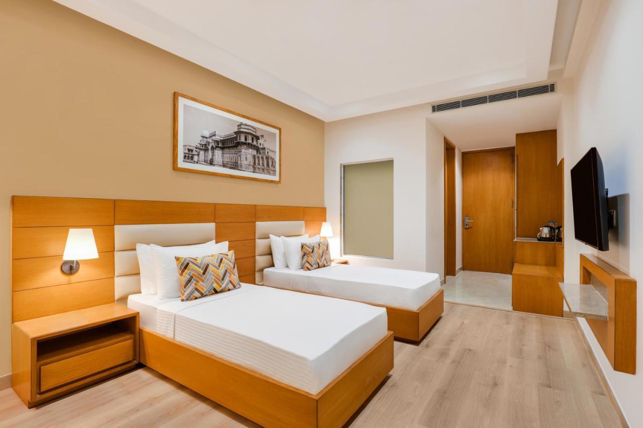Lemon Tree Hotel Agra Shikohabad ภายนอก รูปภาพ